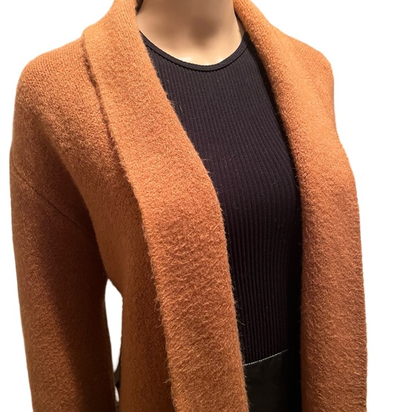 Beautiful heavy cardigan from Pink Martini - Picture 3 of 8